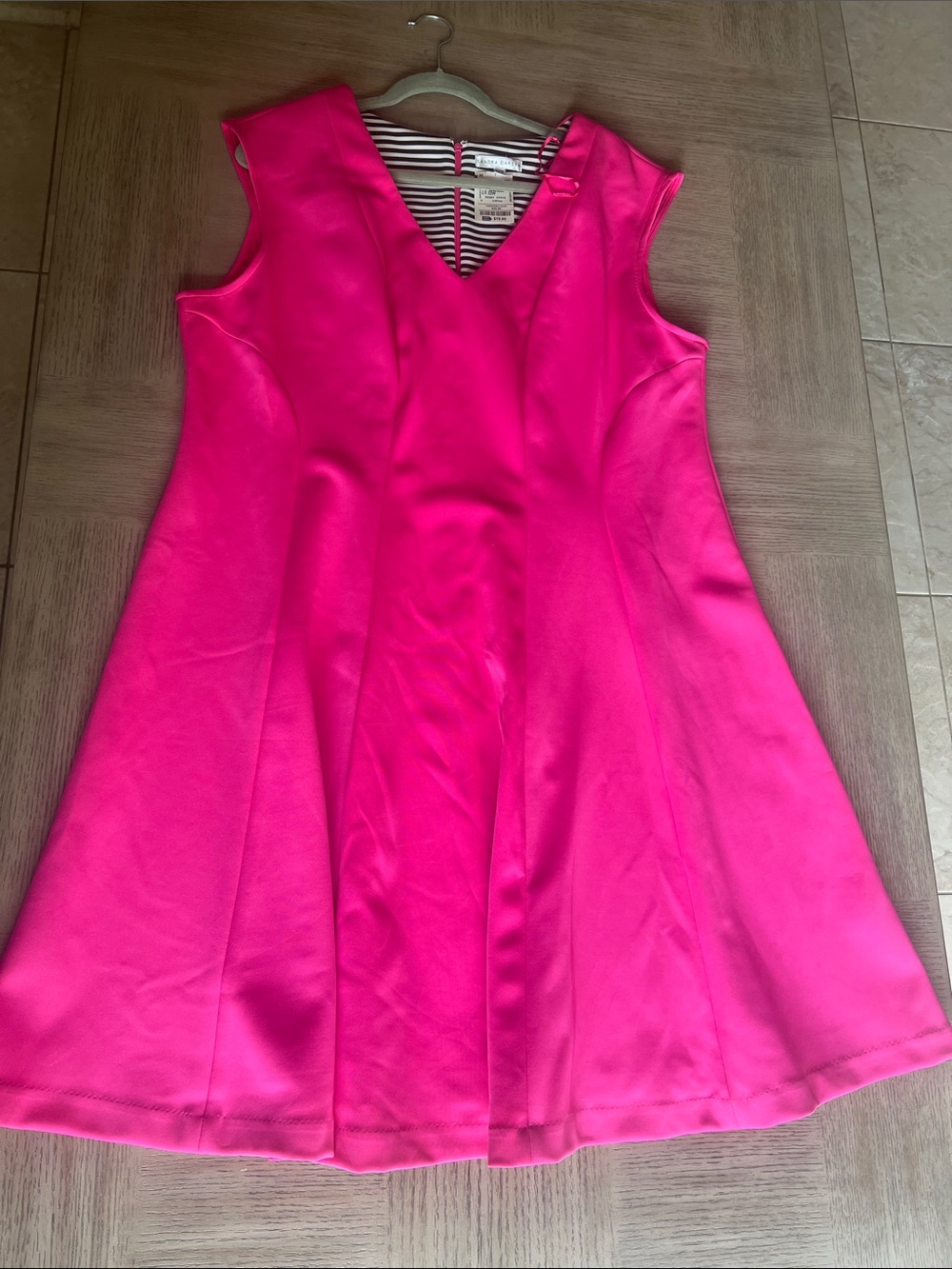 Sandra Darren Bright Hot Pink V-Neck A-Line Dress